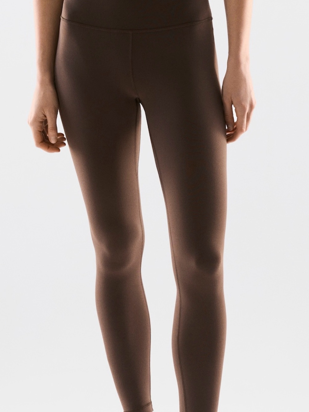 Aritzia TnAction High-Rise Leggings – Chocolate Brown – Size M
